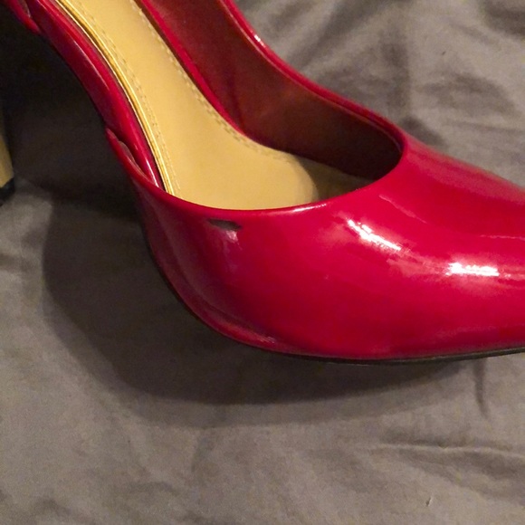 Red High Heels - Picture 3 of 6